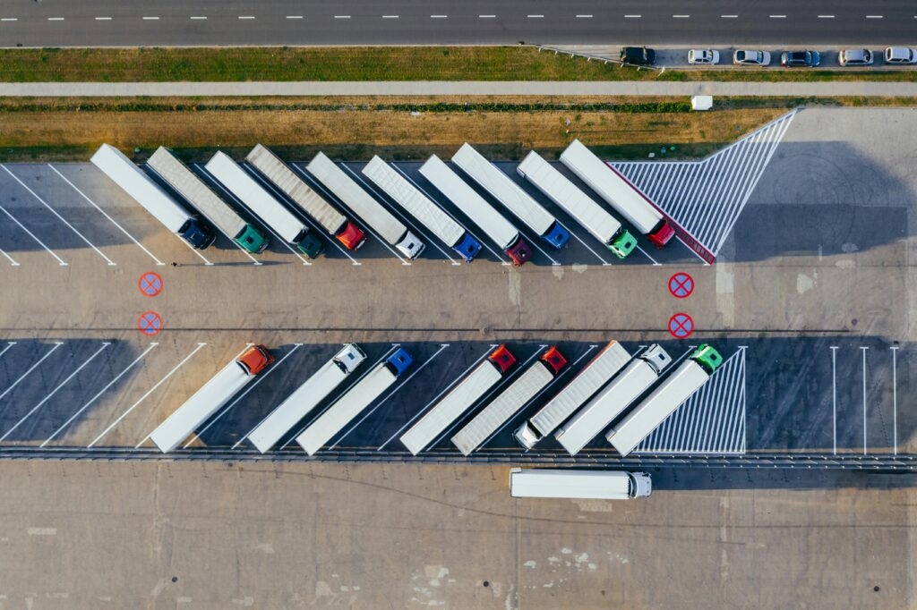 Without proper visibility, logistics teams struggle to identify when and where vehicles deviate from expected schedules.